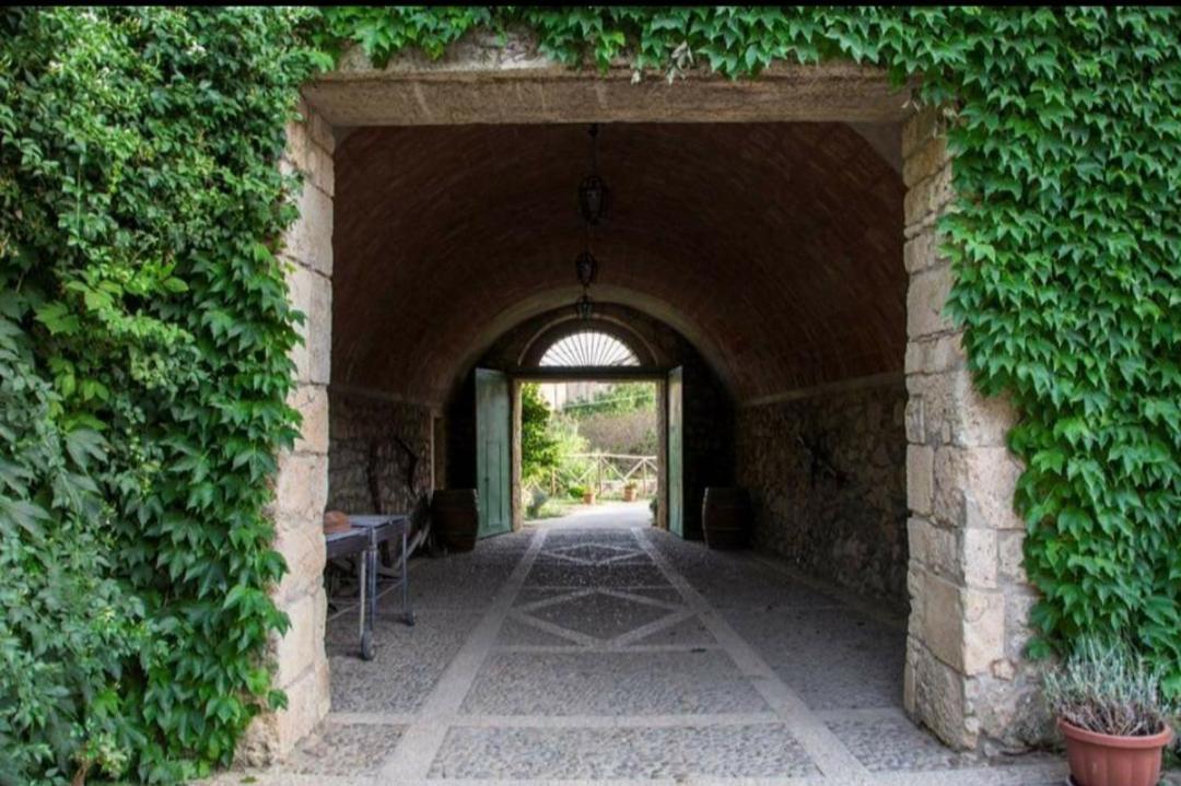 Agriturismo Feudo Tudia Landro ภายนอก รูปภาพ